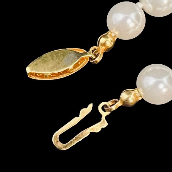 Single Strand Faux Pearl Necklace (4599) - Picture 6 of 7